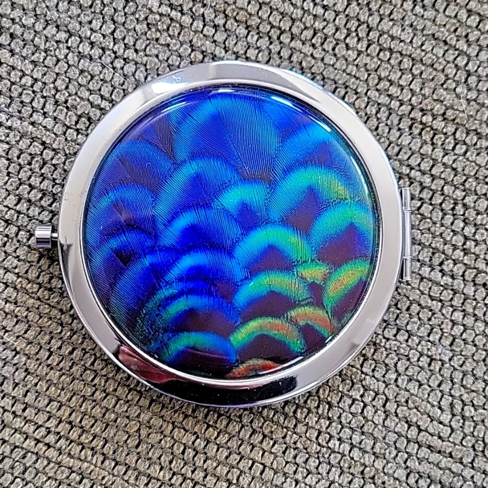 Compact Mirror